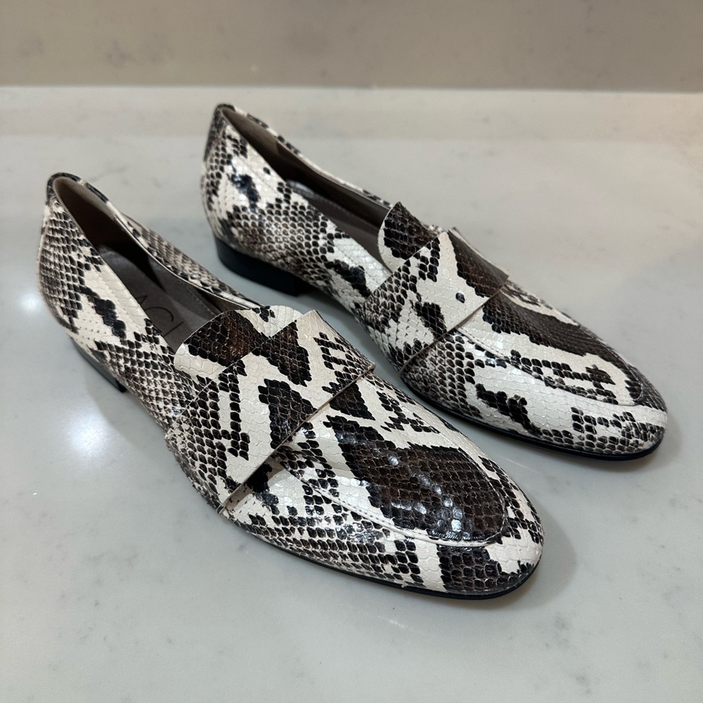 AGL Python Loafer – Luxe Italian Python-Print Slip-On | EU 38.5 (US 8.5) - Picture 2 of 8